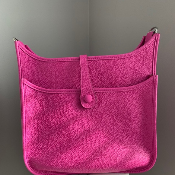 Hermes | Evelyne PM Magnolia Crossbody Bag - Picture 3 of 8